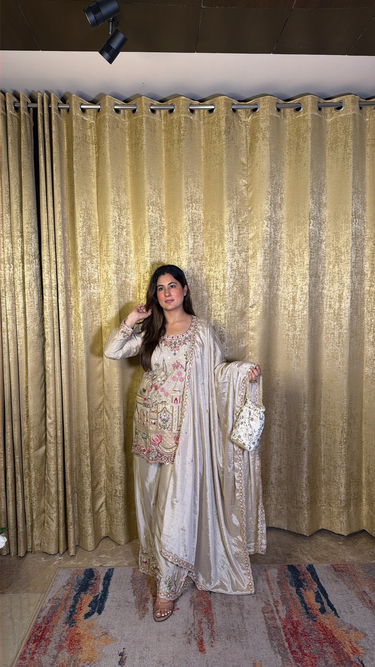 Meera suit set