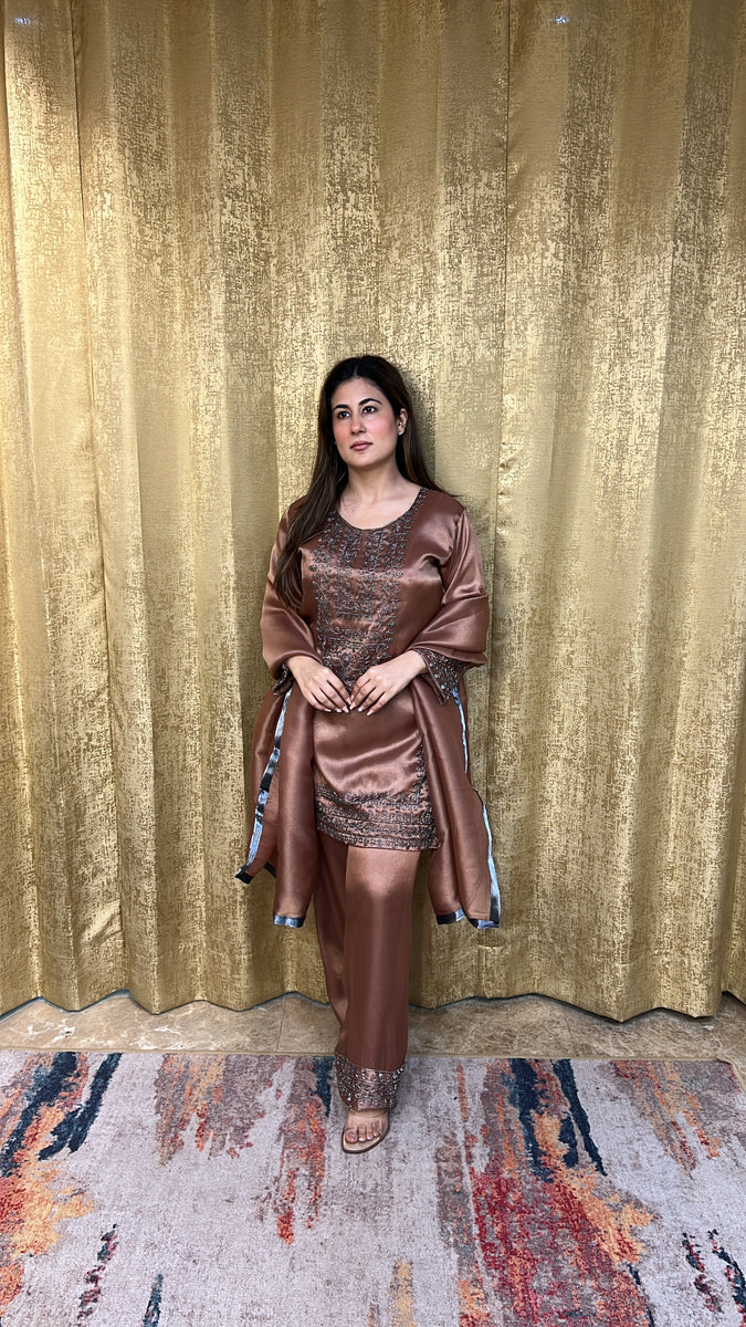 MEERA SUIT – Raabiya By Navya