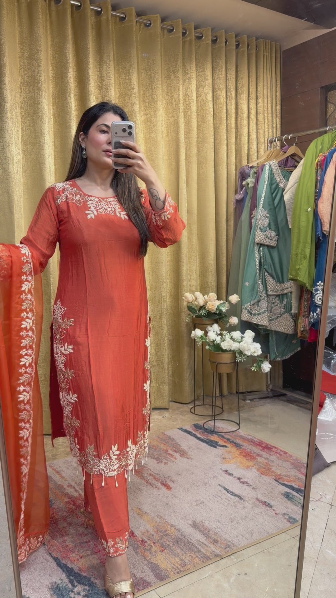 Pakiza Suit